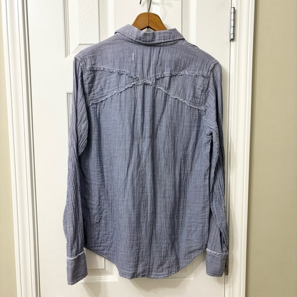 Free People We The Free Blue White Stripe Button Down Shirt Women’s Size Medium - Picture 5 of 8